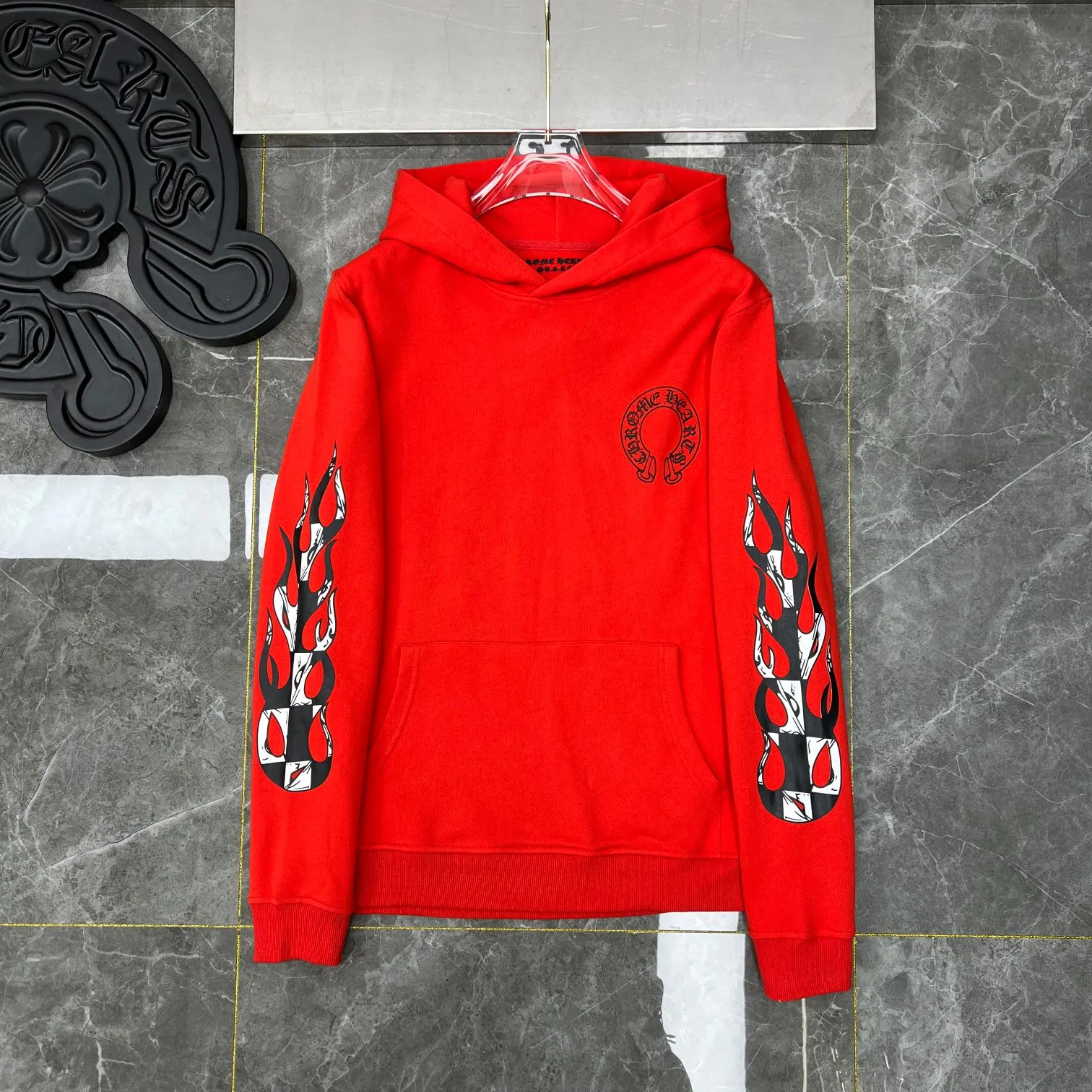 P240 Chrome Hearts Autumn and Winter 2025 Available at counters simultaneously ❤️ Chrome Hearts Mattyboy graffiti red mouth limited edition sweatshirt Imported environmentally friendly glue printing and dyeing Improved customized version 1:1 High-gram weight high-quality fabric Recommended color: Customized red Code numbers: S, M, L, XL
